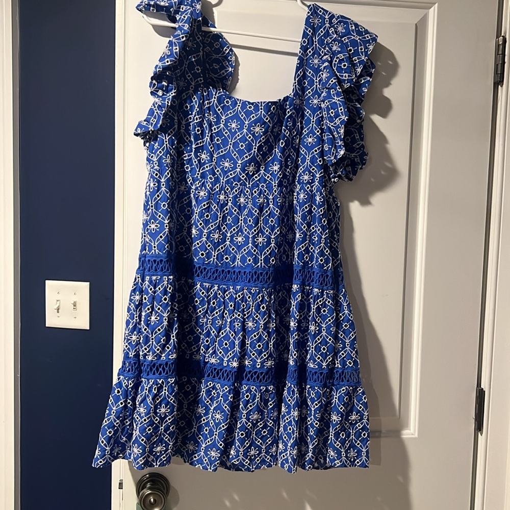 💙🤍Lilly Pulitzer Blue Grotto Flutter Eyelet Ruffle Patterned Dress - Picture 3 of 12